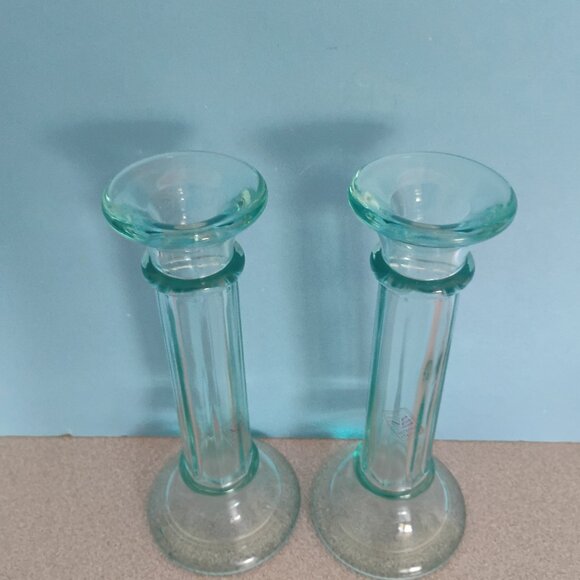 Vetraria Etrusca Recycled Glass Set of 2 Candlesticks, Bottle Green - Picture 4 of 5
